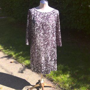 Contemporary Triangle Print 3/4 Sleeve Shift Dress